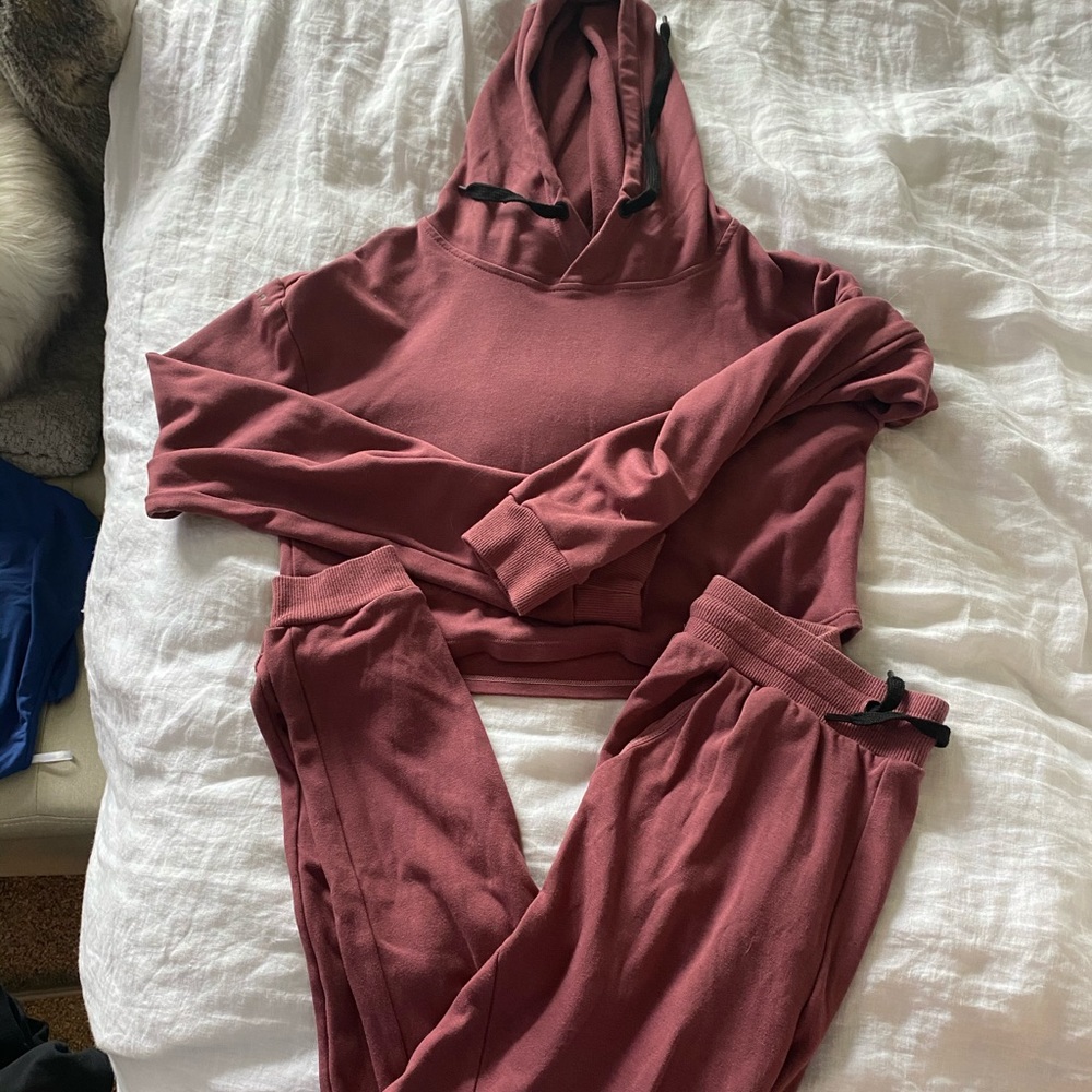 Crop hoodie jogger set